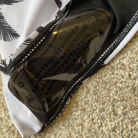 NWT Tempt Me White & Black Tropical Bikini Bottoms - Picture 10 of 10